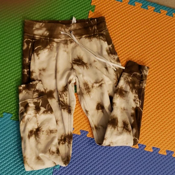 Lululemon jogging pants - Picture 3 of 3